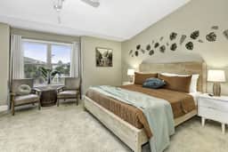6 BEDROOMs, Walk to Beach, Game Room, Parking, AC