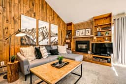 Breckenridge A12 Col · Walk to Lifts - Penthouse in Heart of Breckenridge