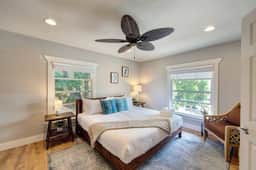 Coronado Unit 3 - B Ave Bungalows · King-sized 1/1, 5-10 Min Walk to Coronado Beach!