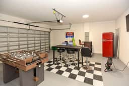 Daytona Getaway,Walk to Beach,Game Room,Parking,AC