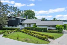 Lake House + Pool, Dock, Walk to Universal Studios