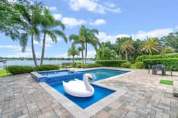 Lake House + Pool, Dock, Walk to Universal Studios - Image 2