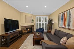 Spacious & Cozy w/ AC, Pool, Hot Tub, Gym, Parking