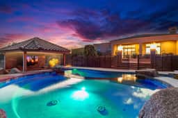 Stunning Scottsdale Estate - Pool/Spa/Sleeps 14
