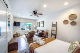 Unit B - B Ave Bungalows · Large Beach Studio, 5 Min Walk to Coronado Beach!