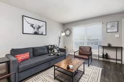 Western Modern 2 Story Townhome - Pool, Gym, Park