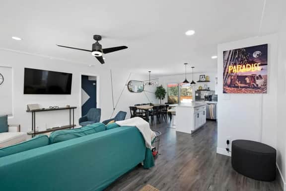 3109 Hawk St · Paradise with Views! 3 Outdoor Decks, Firepit, AC and Hot tub