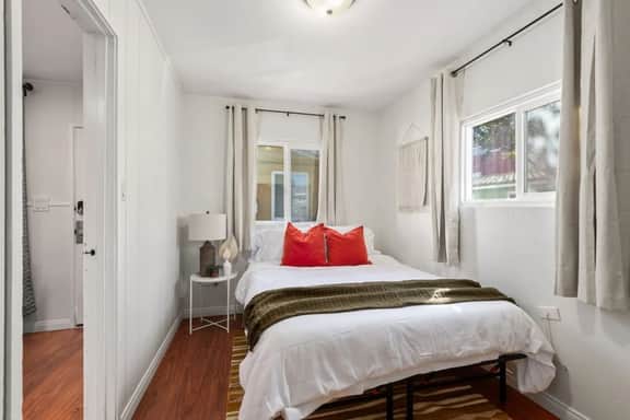 818 Portsmouth · Newly Remodeled Between Bay & Beach *Patio