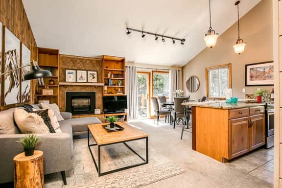 Breckenridge A12 Col · Walk to Lifts - Penthouse in Heart of Breckenridge