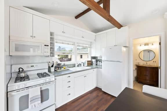 Clementine Crush, Unit 2 | Spacious Studio