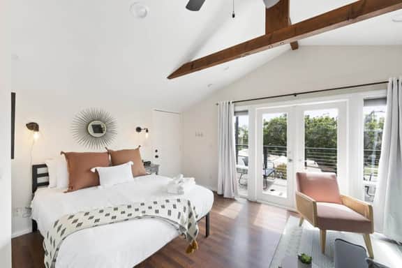Clementine Crush, Unit 2 | Spacious Studio