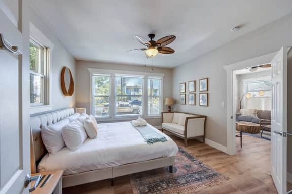 Coronado Unit 1 - B Ave Bungalows · King-sized 1/1, 5 Min Walk to Coronado Beach!
