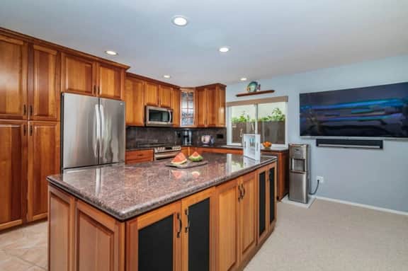 Enci Rental - Pool Table, BBQ, 10 MinsTo Beach