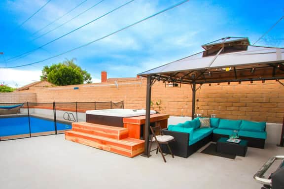 NEW! 4BR House -Pool, Jacuzzi, Outdoor Kitchen, AC - Image 2