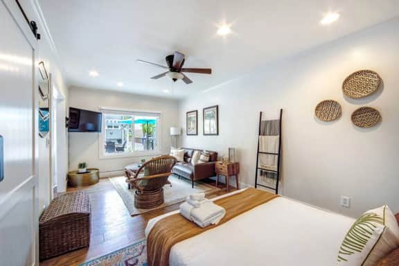 Unit B - B Ave Bungalows · Large Beach Studio, 5 Min Walk to Coronado Beach!