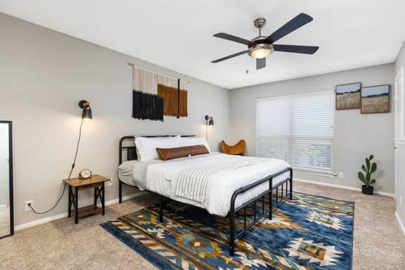 Western Modern 2 Story Townhome - Pool, Gym, Park