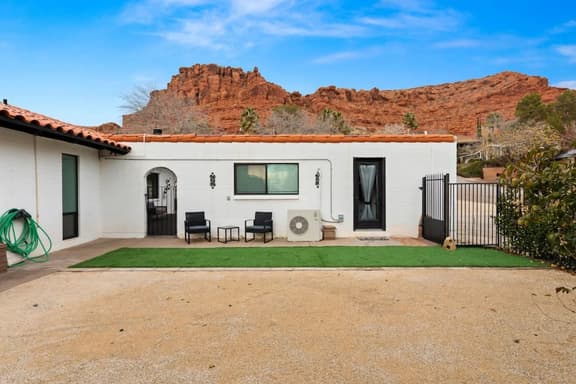 291 Sandstone Cir STG Utah - Main House · In The Heart of STG's Historical District - Image 1