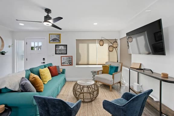 3109 Hawk St · Paradise with Views! 3 Outdoor Decks, Firepit, AC and Hot tub
