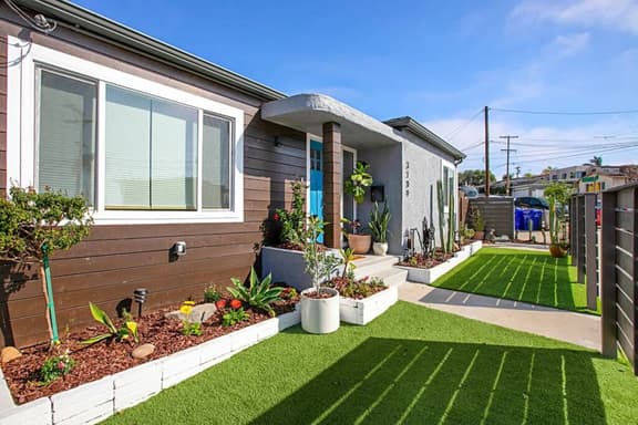 3109 Hawk St · Paradise with Views! 3 Outdoor Decks, Firepit, AC and Hot tub - Image 1